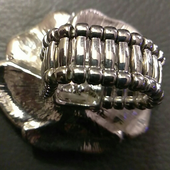 Woman's stretch band Fashion Ring - Picture 3 of 4